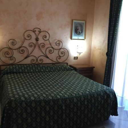 Hotel Centrale Europa كاتانيا المظهر الخارجي الصورة