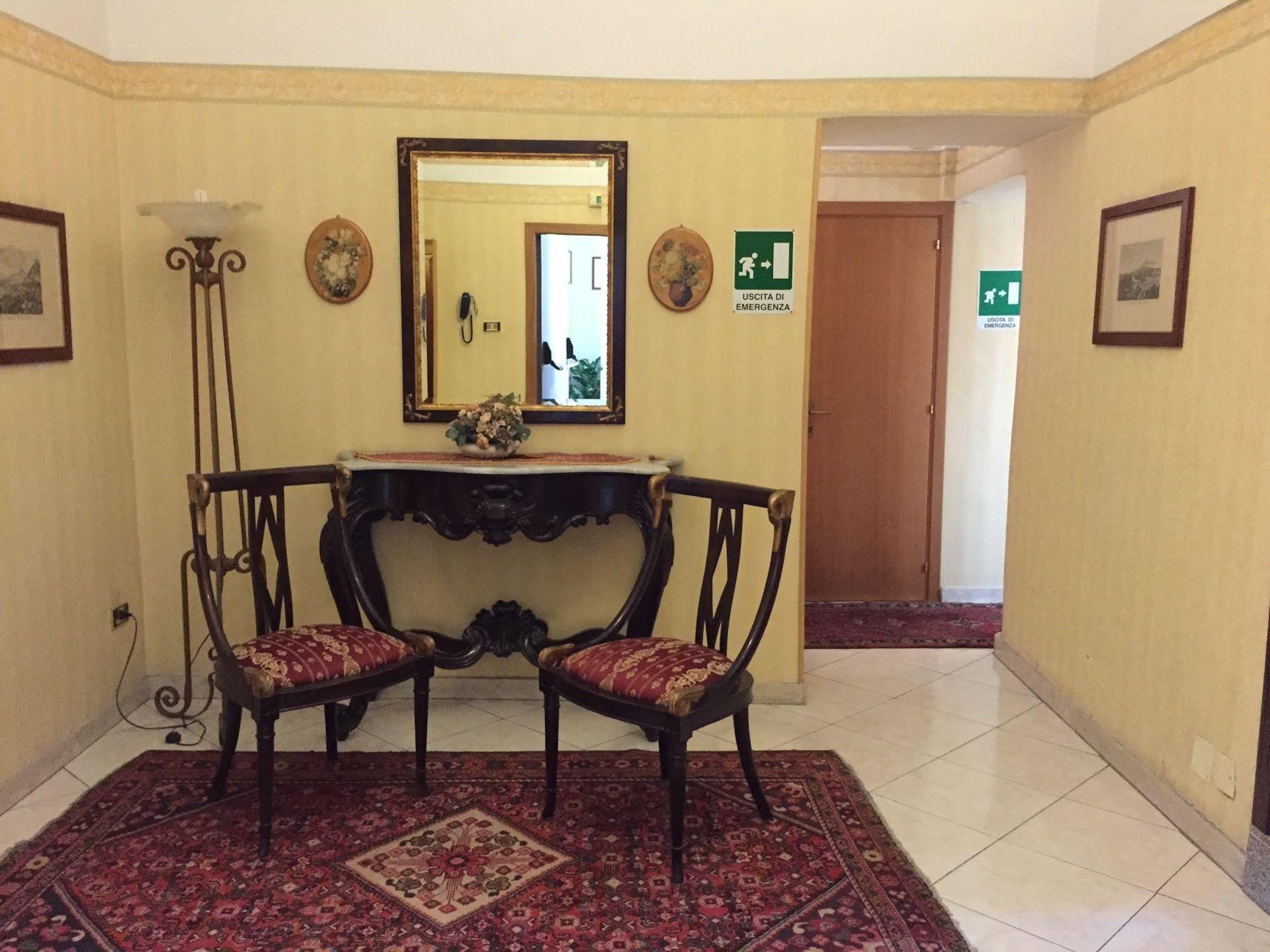 Hotel Centrale Europa كاتانيا المظهر الخارجي الصورة